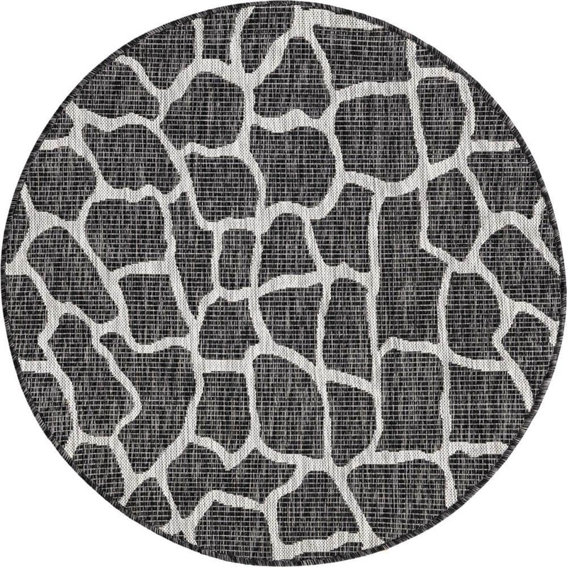 Unique Loom Outdoor Giraffe Dark Gray 4 ft. Round Area Rug 3145215