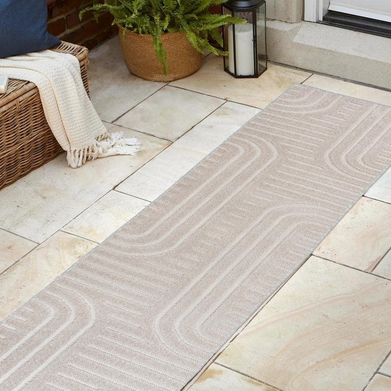 JONATHAN Y Anders High-Low MidCentury Modern Arch Stripe 2-Tone White/Cream 2 ft. x 8 ft. Indoor/Outdoor Runner Rug SCN107B-28