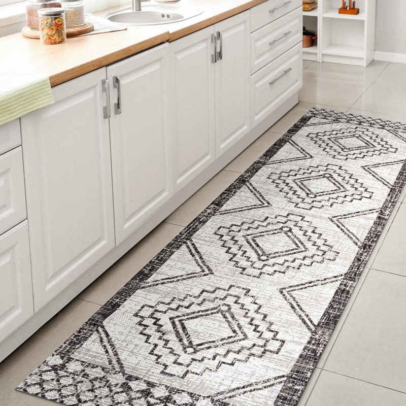 JONATHAN Y Marokko Ivory/Black 2 ft. x 10 ft. Diamond Tribal Medallion Indoor/Outdoor Area Rug SMB127E-210