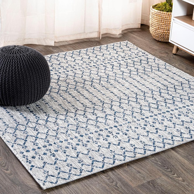 JONATHAN Y Ourika Moroccan Geometric Textured Weave Light Gray/Navy 6 X 6 ft. Indoor/Outdoor Area Rug SMB108A-6SQ