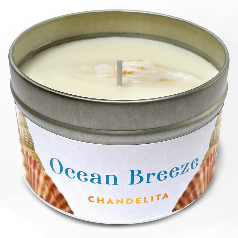 Chandelita Sea Breeze fragrance candle with mussels and natural soy wax to meditate and relax from body and mind to enjoy a feeling of well -being.