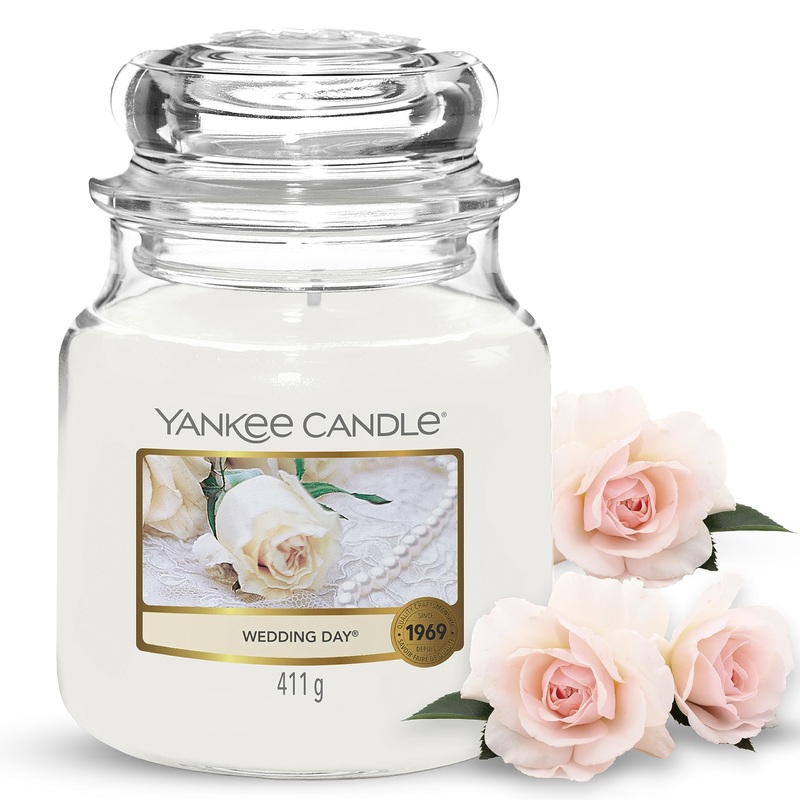 Yankee Candle scented candle in a glass (medium) | Wedding Day | Burn time up to 75 hours Wedding Day Medium candle in a glass