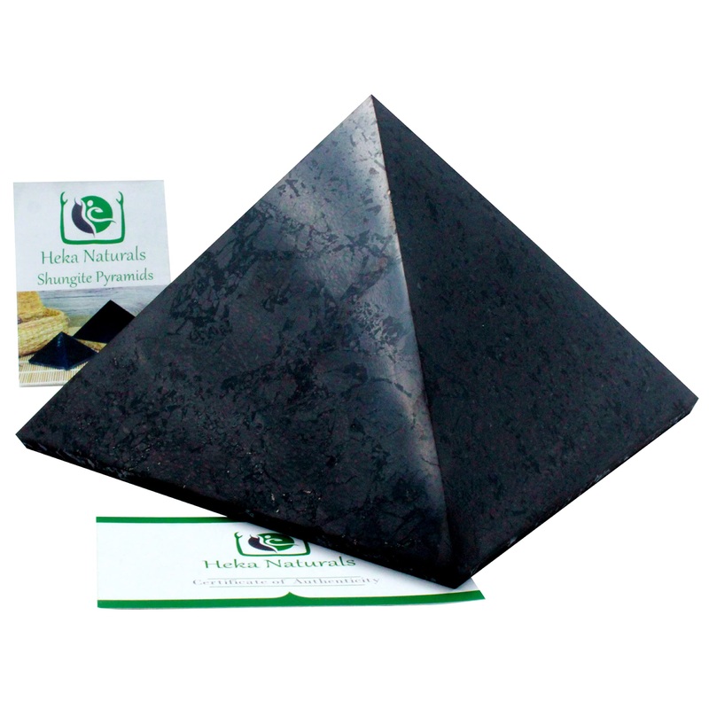 Heka Naturals Polished Shungite Pyramid Black Stone Crystal | 15 cm – Desk Decor Shungite Stone for Home or Office – Chakra Stones Healing Crystals Meditation Pyramid 6 inch