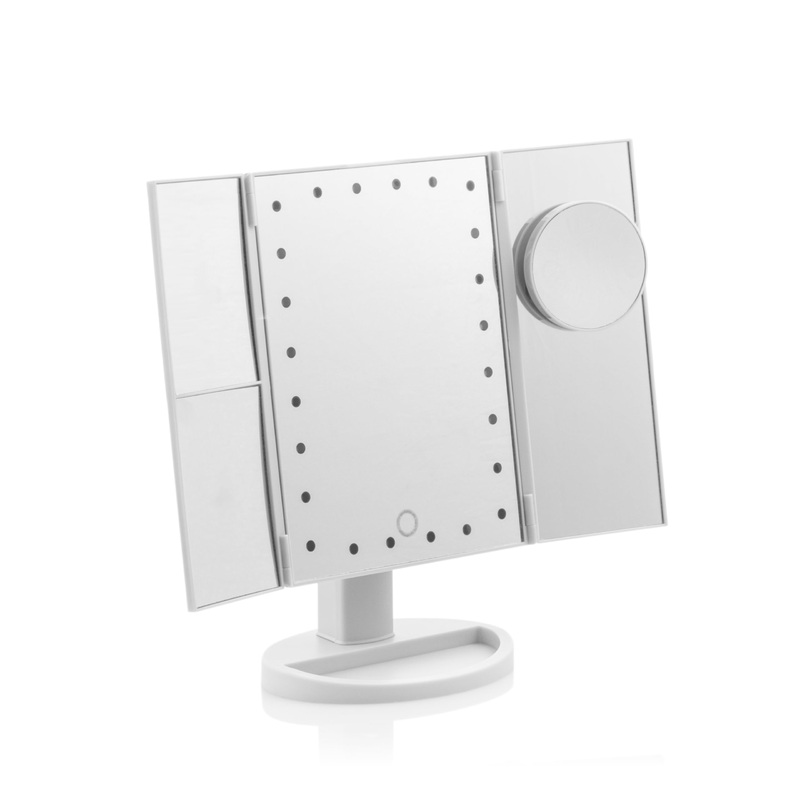 Innovagoods LED enlargement level 4 in 1 LEDFLECT perfect for make-up skin care and other tasks LED light and compact design ideal for at home and travel.