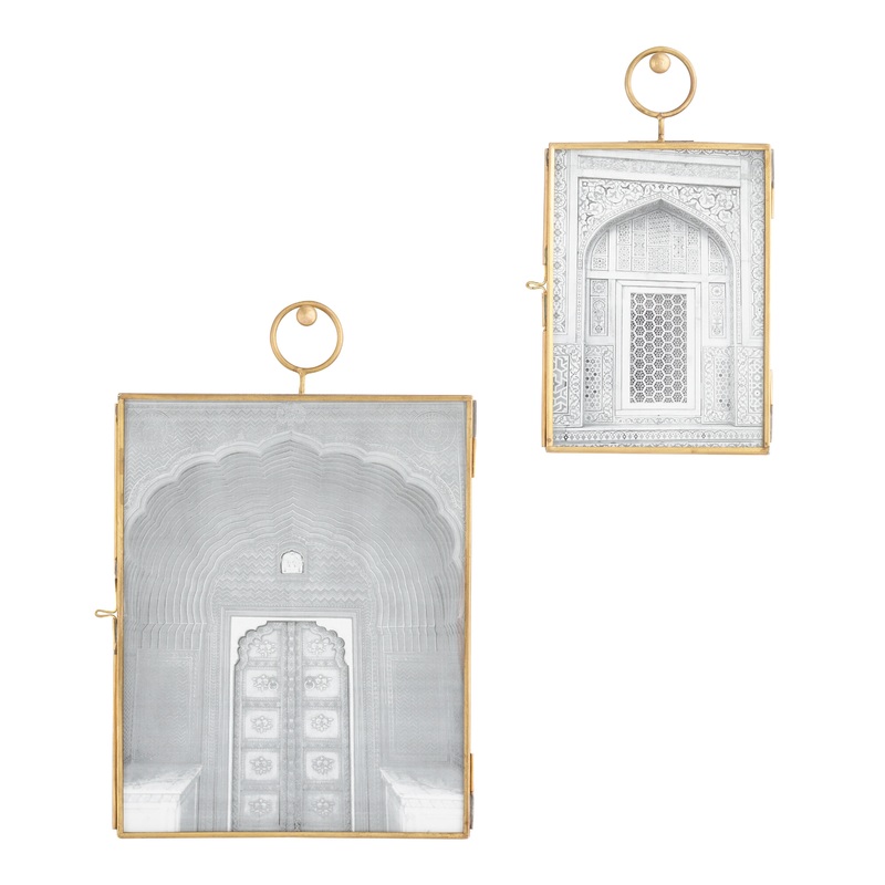 Reese Brass Loop Wall Picture Frame