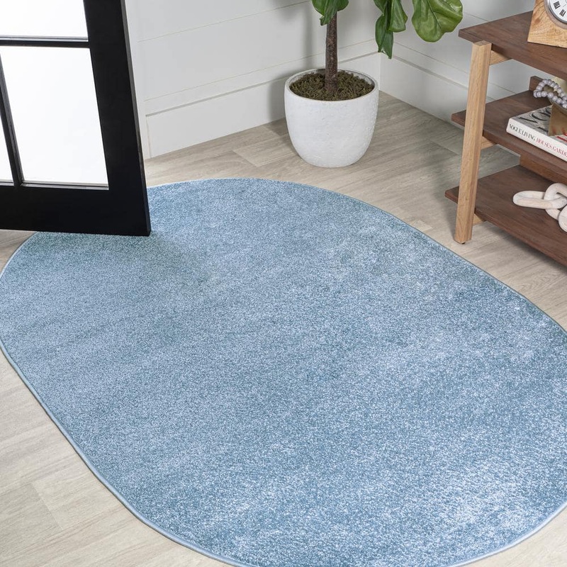 JONATHAN Y Haze Solid Low-Pile Classic Blue 6 ft. x 9 ft. Oval Area Rug SEU100F-6OV