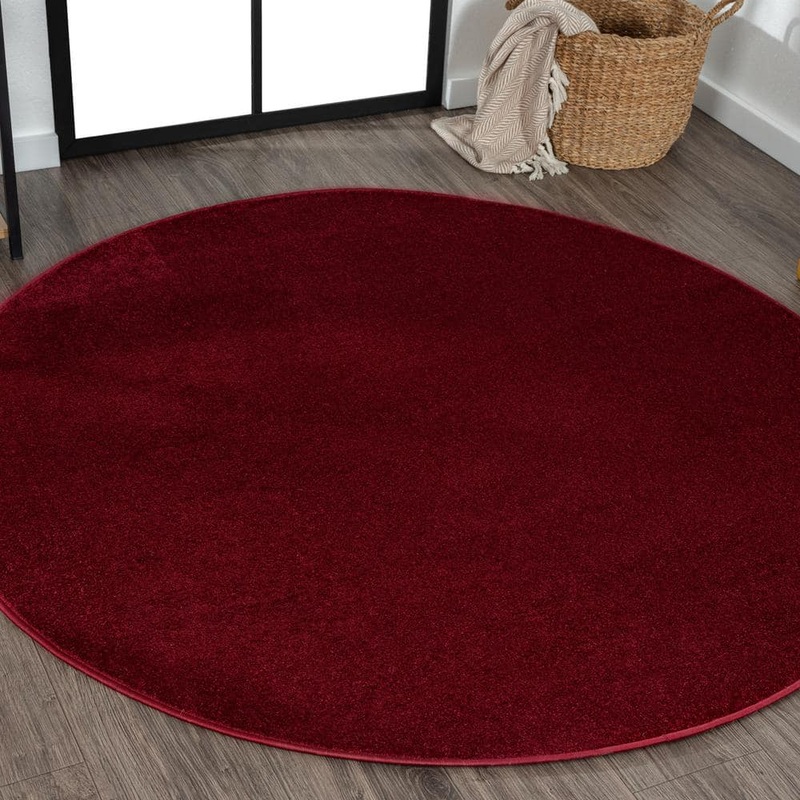 JONATHAN Y Haze Solid Low-Pile Dark Red 5 ft. Round Area Rug SEU100Q-5R