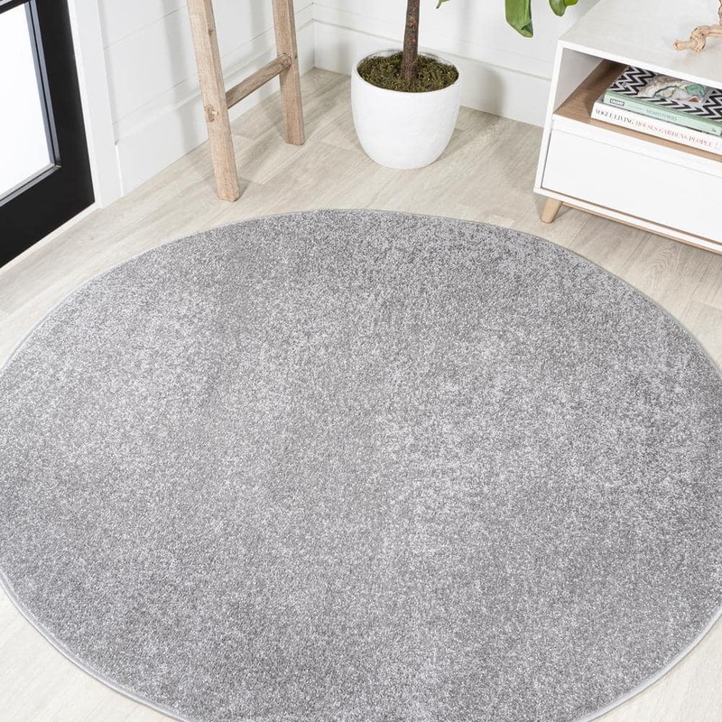 JONATHAN Y Haze Solid Low-Pile Gray 6 ft. Round Area Rug SEU100A-6R