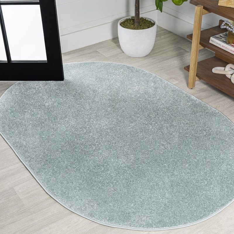 JONATHAN Y Haze Solid Low-Pile Light Blue 4 ft. x 6 ft. Oval Area Rug SEU100S-4OV