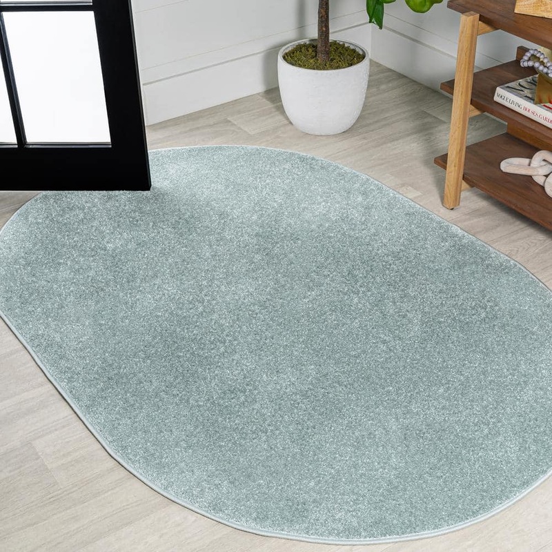 JONATHAN Y Haze Solid Low-Pile Light Blue 5 ft. x 8 ft. Oval Area Rug SEU100S-5OV