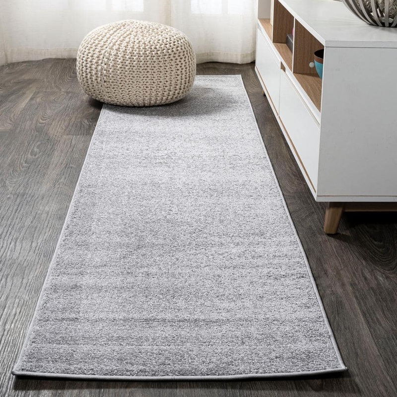 JONATHAN Y Haze Solid Low-Pile Light Gray 2 ft. x 14 ft. Runner Rug SEU100K-214