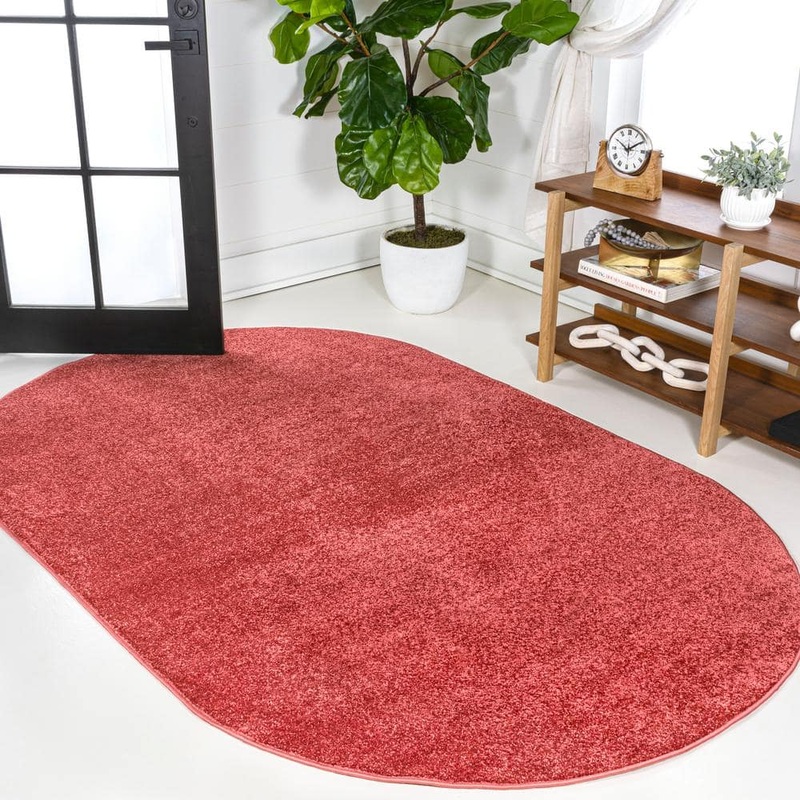 JONATHAN Y Haze Solid Low-Pile Red 5 ft. x 8 ft. Oval Area Rug SEU100E-5OV