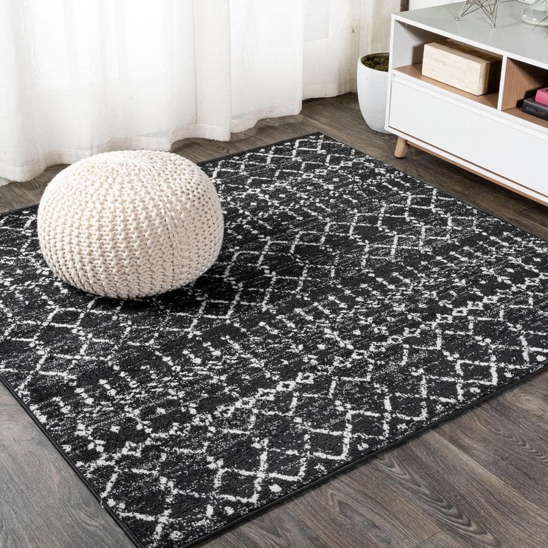 JONATHAN Y Moroccan Hype Boho Vintage Diamond Black/Ivory 5 ft. Square Area Rug MOH101D-5SQ