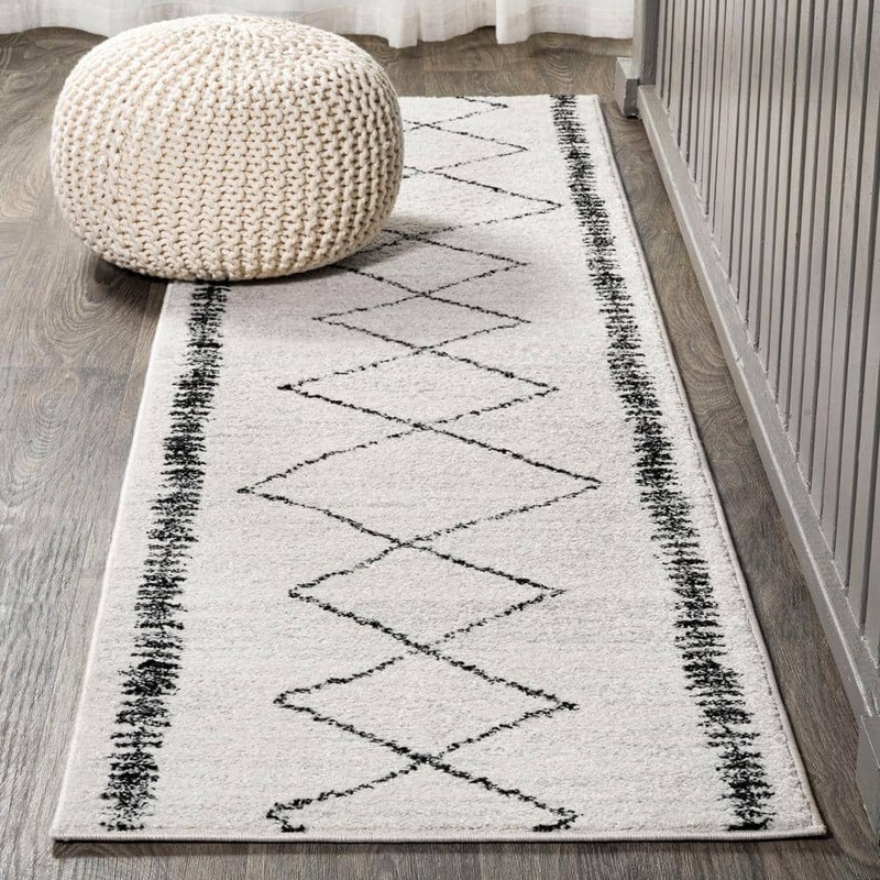 JONATHAN Y Zaina Moroccan Beni Souk Cream/Black 2 ft. x 8 ft. Runner Rug MOH203A-28
