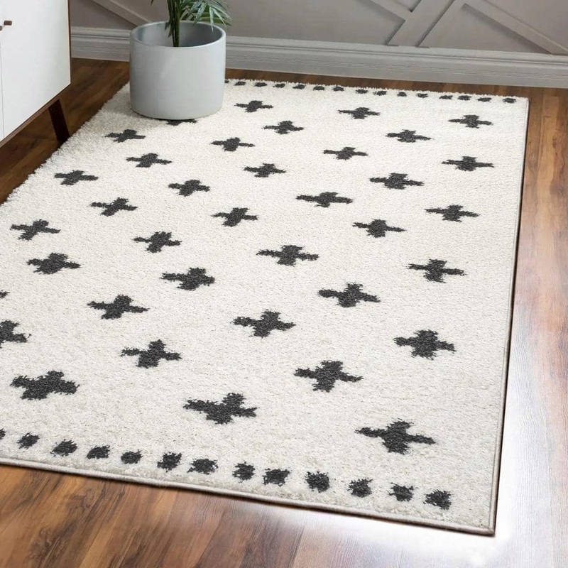 JONATHAN Y Cristo Berber Geometric Shag White/Black 8 ft. x 10 ft. Area Rug MOH403A-8