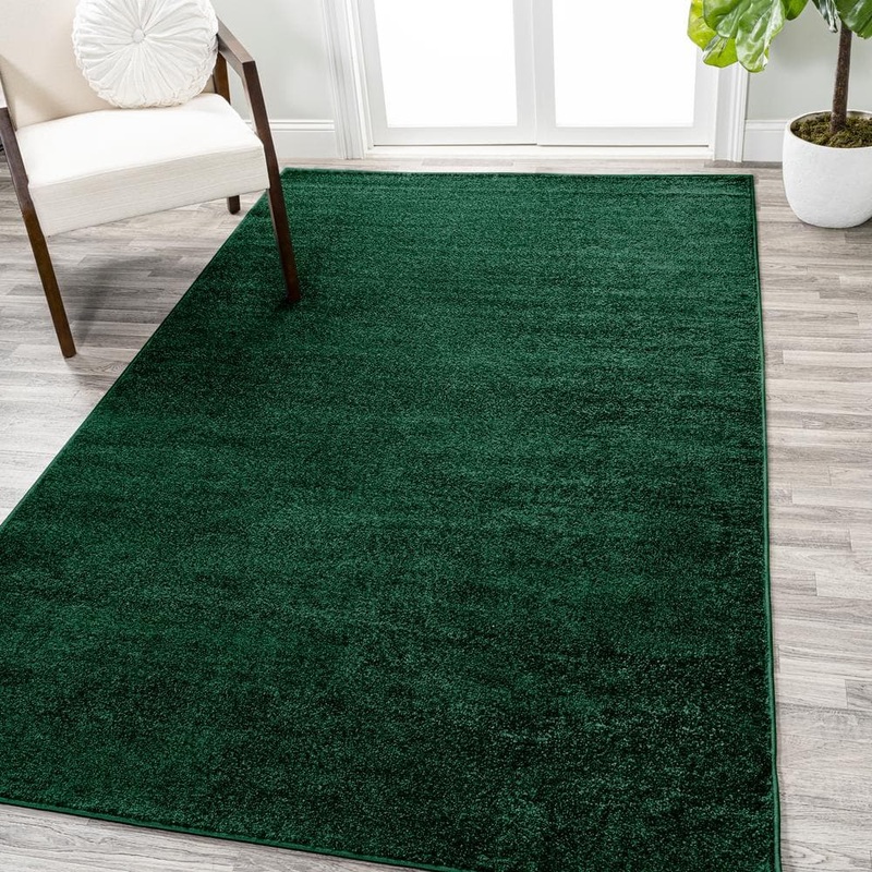 JONATHAN Y Haze Solid Low-Pile Emerald 6 ft. x 9 ft. Area Rug SEU100L-6