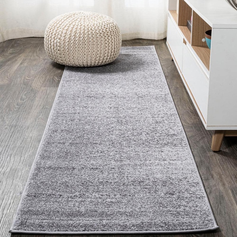 JONATHAN Y Haze Solid Low-Pile Gray 2 ft. x 8 ft. Runner Rug SEU100A-28