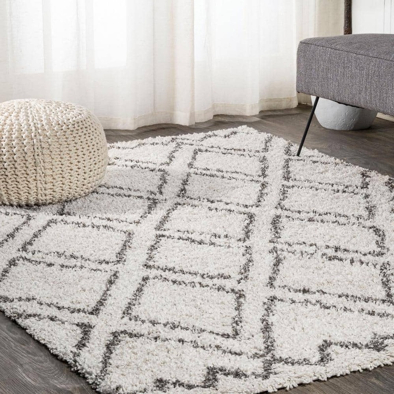 JONATHAN Y Soller Diamond Trellis Shag Beige/Dark Gray 5 ft. x 8 ft. Area Rug SHG103A-5